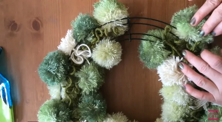 How to Make a Pom Pom Wreath with Studio Knit