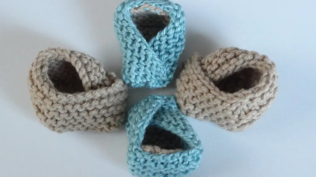 How to Knit BABY BOOTIES Shoes with Studio Knit