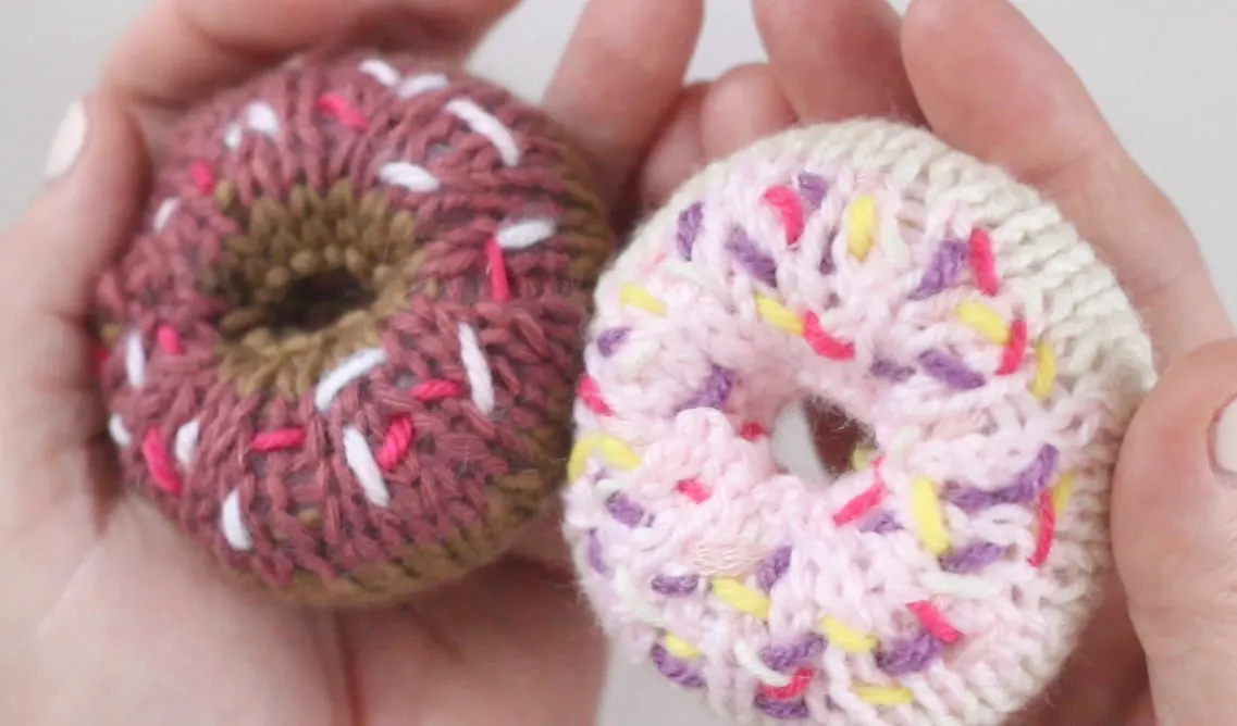 How to Knit a Donut Softie Toy