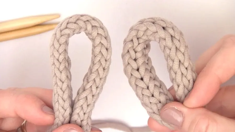 How to Cable  Diy knitting, Cable knitting, Loom knitting