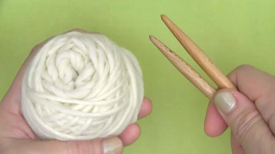 How to Select Knitting Needles for Beginners - Studio Knit