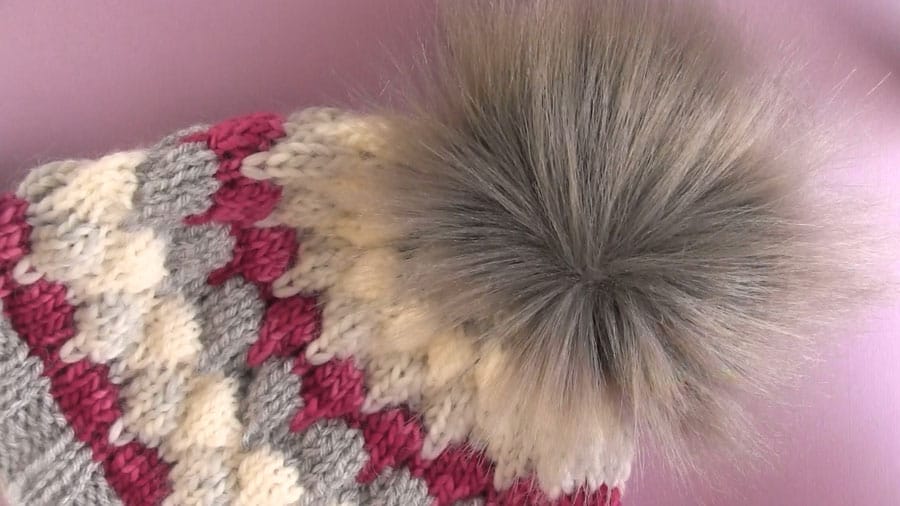 amme Ydmyghed spion Make Faux Fur Pom Poms for Hats - Studio Knit