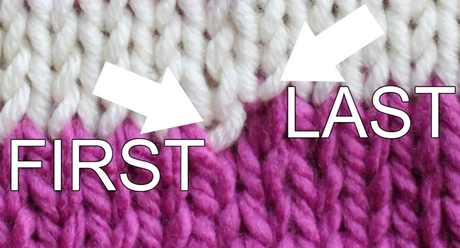 Swatch of knitting showing the first and last stitches without the jogless stripes technique.