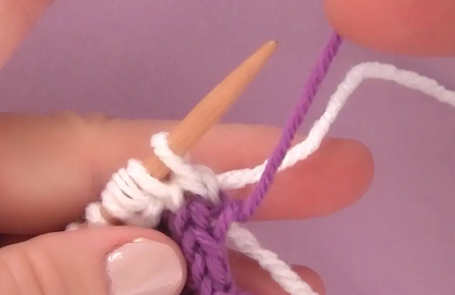 How to Carry and Twist Yarn Colors - Knit Stripes with Studio Knit