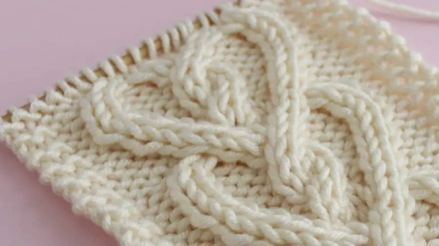 Cable Heart knitting pattern in white yarn