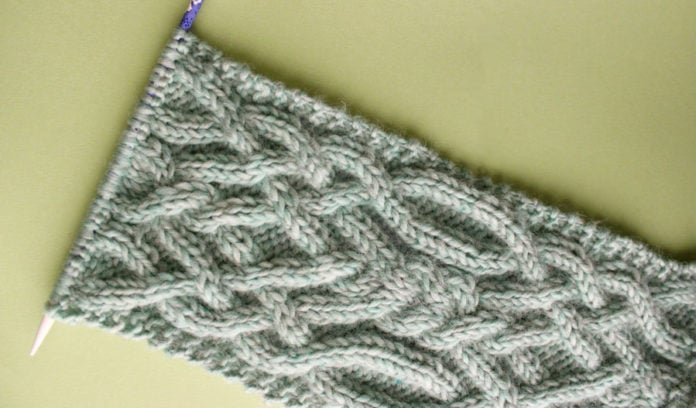 Reversible cable knit scarf pattern free