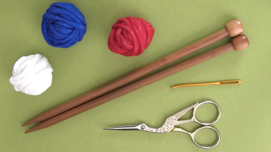 Triangular Pennant Banner Knitting Pattern - Studio Knit