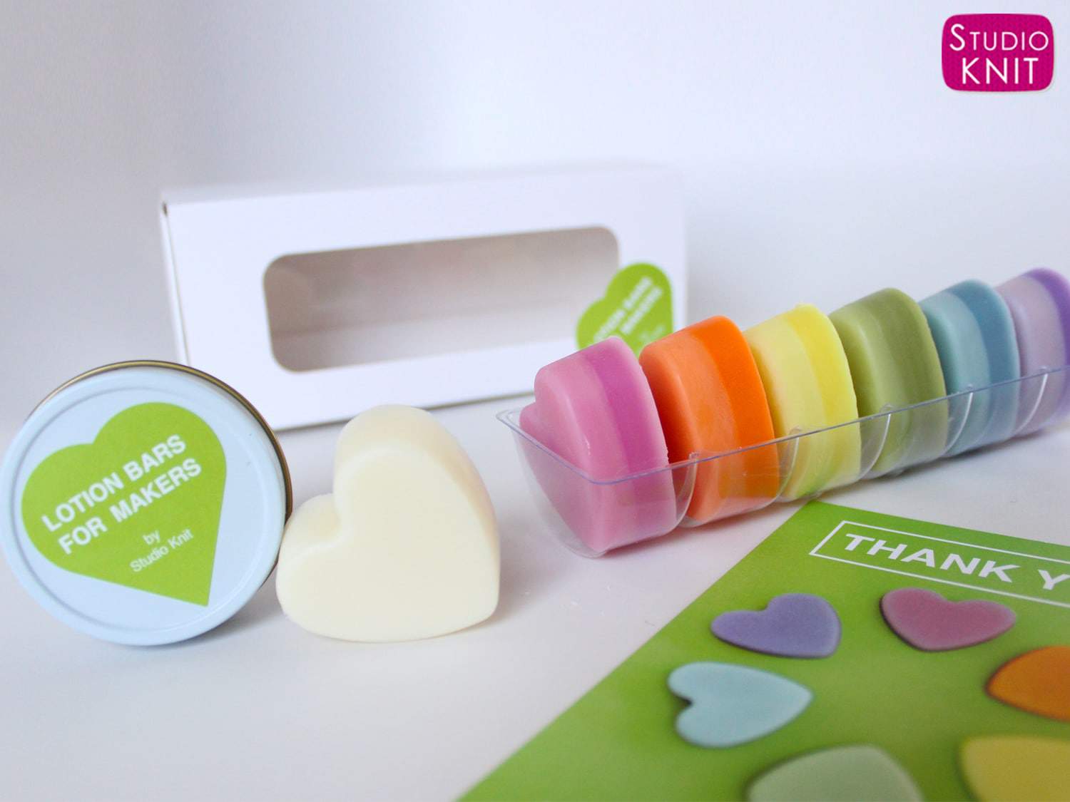 Lotion Bar Geschenkset Produkt speziell für Hersteller entwickelt. Genießen Sie die Leichtigkeit der natürlichen Hautpflege, indem Sie feste Riegel zwischen Ihren Händen erwärmen, um sie zu erweichen und tief zu befeuchten.