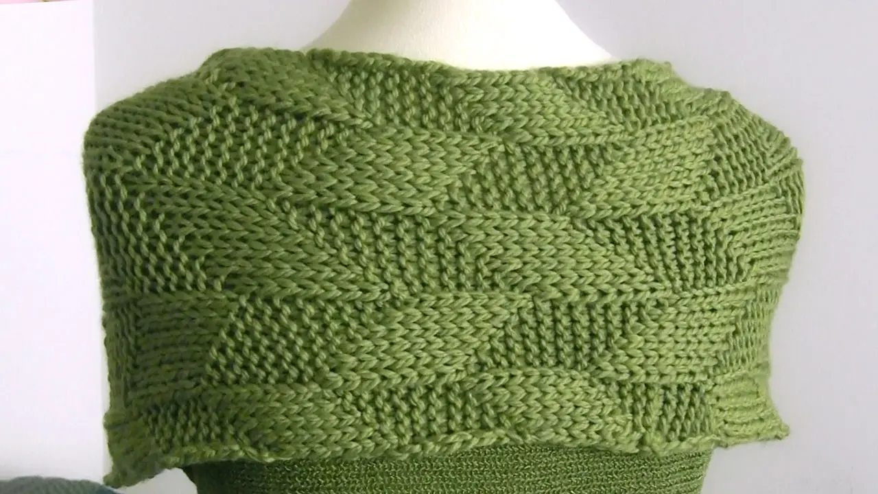 Parallelogram Stitch Knit Scarf