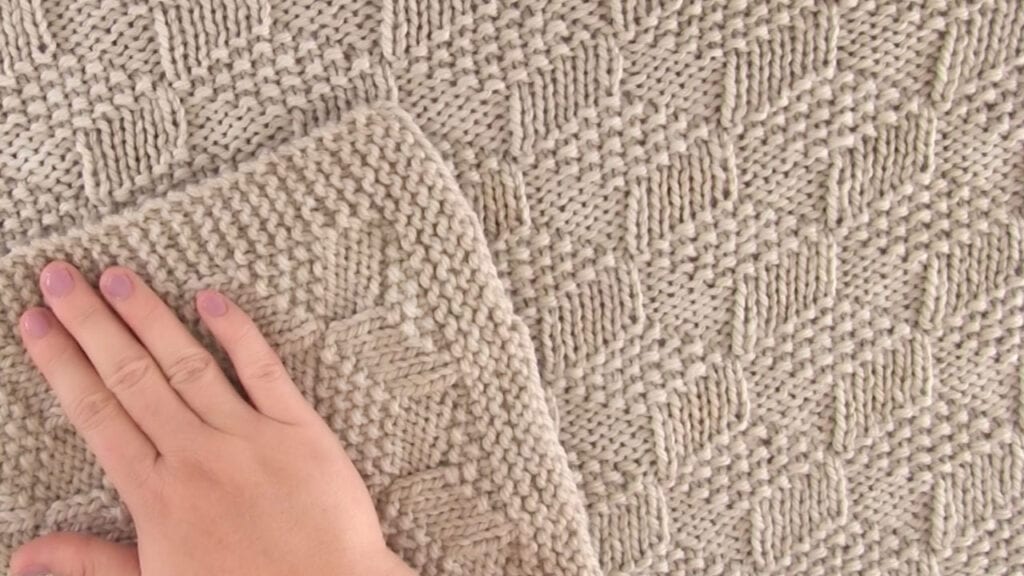 Knitted Blanket in Tumbling Blocks Stitch
