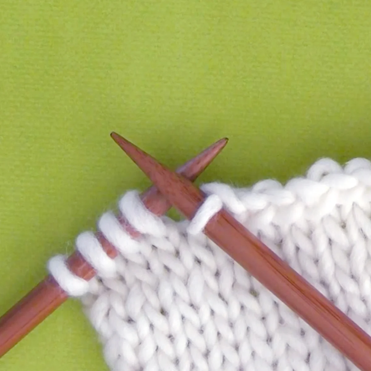 How to Cast Off Knitting Stitches in 5 Steps - Studio Knit