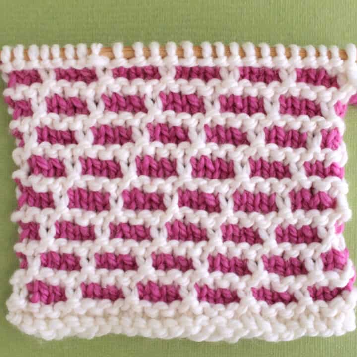 Brick Stitch Knitting Pattern in Pink and White Yarn Colors.