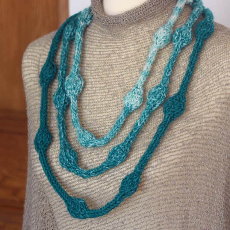 How to Knit a Necklace with Beaded Texture