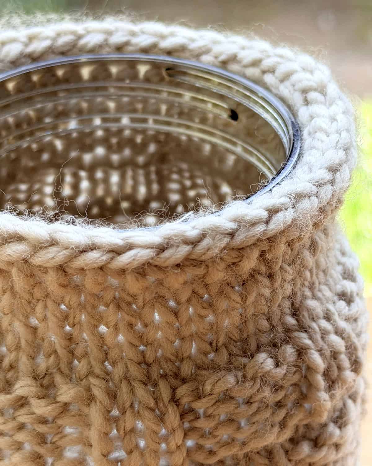 Close-up of the i-cord bind-off edge on a Basketweave Mason Jar Cozy.